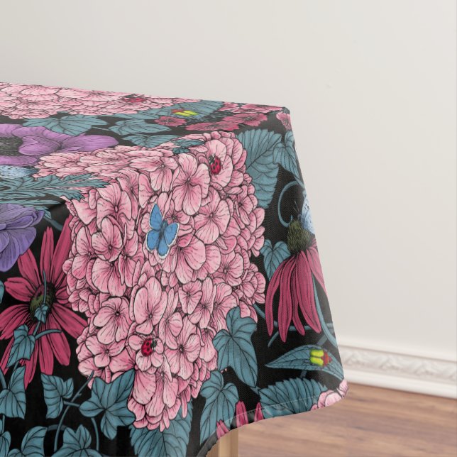 Bold garden florals tablecloth (In Situ)