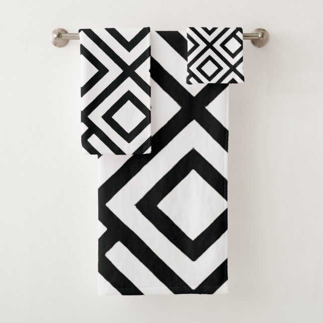 Bold Geometric Diamond Black White Pattern Bath Towel Set (Insitu)