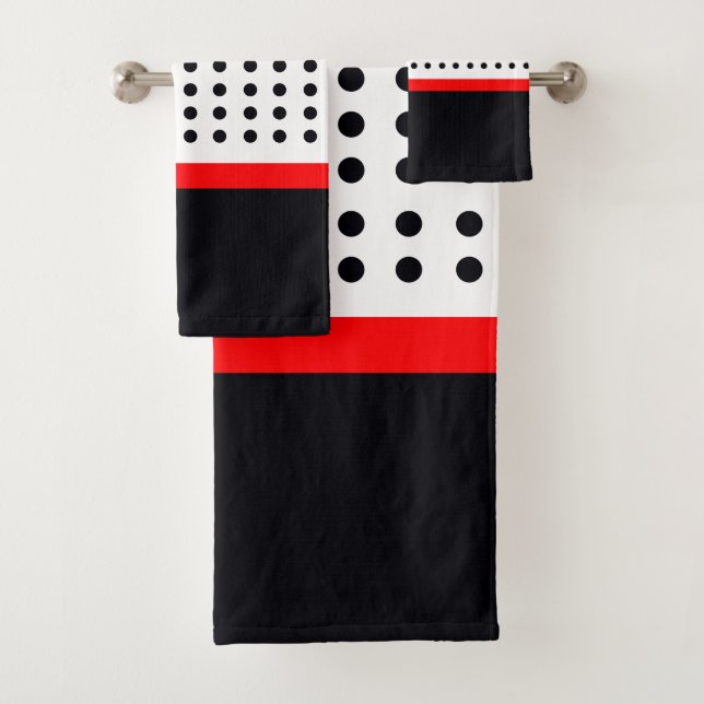 Bold Polka Dot Design Bath Towel Set (Insitu)