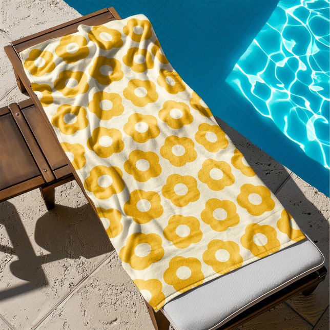 Bold Summer Yellow Floral Pattern Retro Bath Towel (summer yellow bath towel with bold floral pattern )