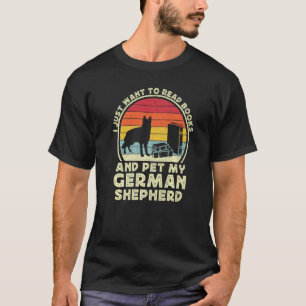 Books And German Shepherd Dog  Reading GSP Mum T-Shirt