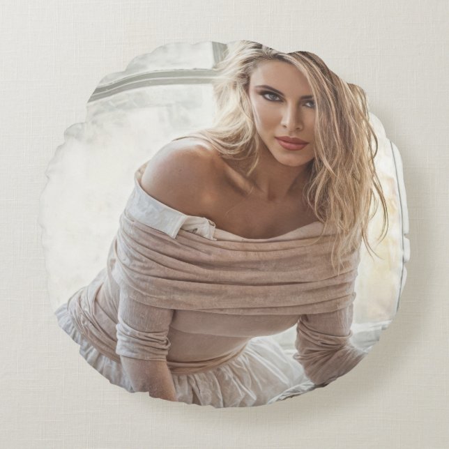 Born From Daylight round cushion (Front)
