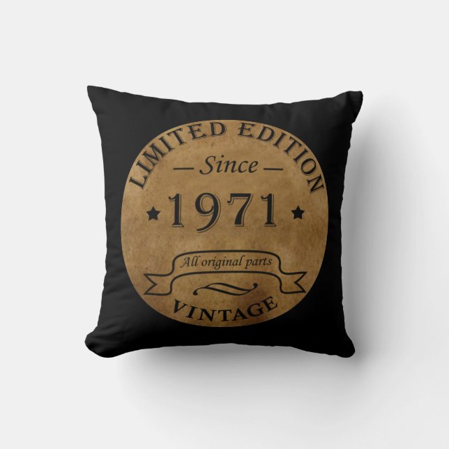 Born in 1971 vintage birthday cushion (Front)