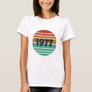 Born in 1977 vintage birthday gift T-Shirt