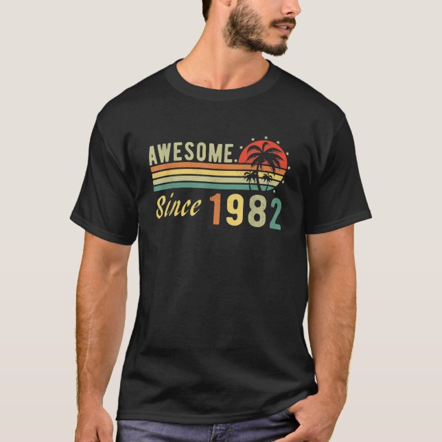 Born In 1982 Awesome Since 1982 Distressed Retro T-Shirt (Front)