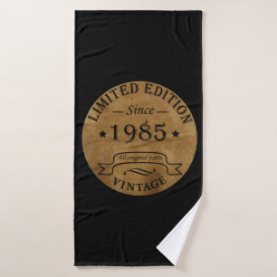 Born in 1985 Vintage Birthday Gift Bath Towel
