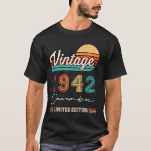Born In December 1942 Vintage Happy Birthday 82 Ye T-Shirt