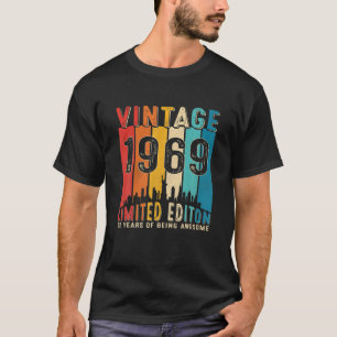 Born In September 1960 61St Birthday Retro 61 Year T-Shirt