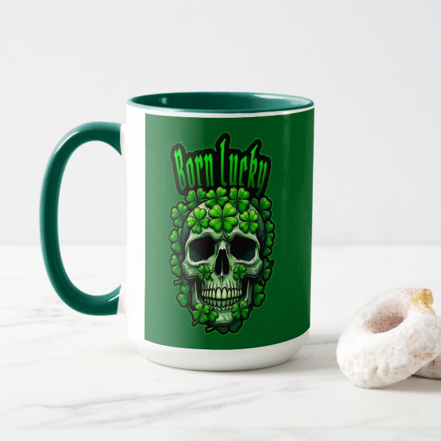 Born Lucky Skull St Patrick’s Day - caneca Mug (With Donut)