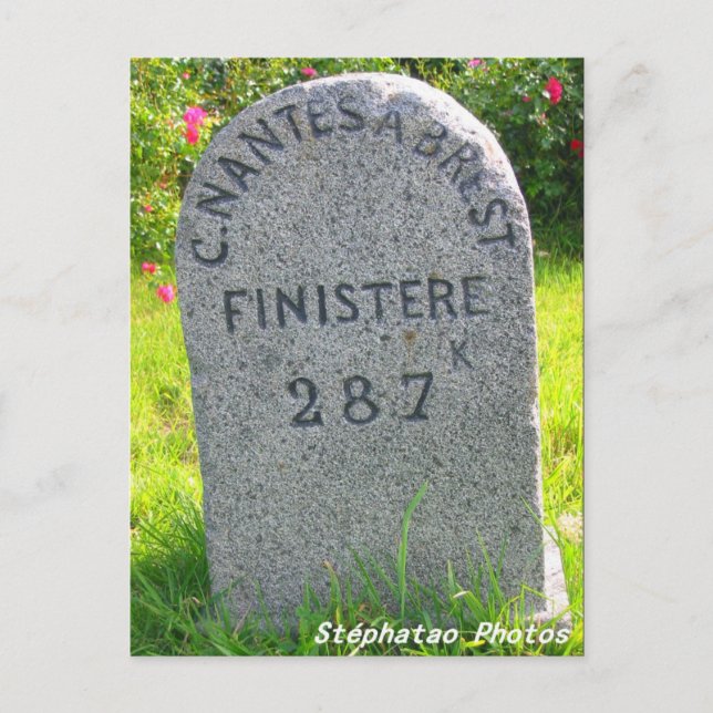 Borne kilométrique BRETAGNE FRANCE Postcard (Front)