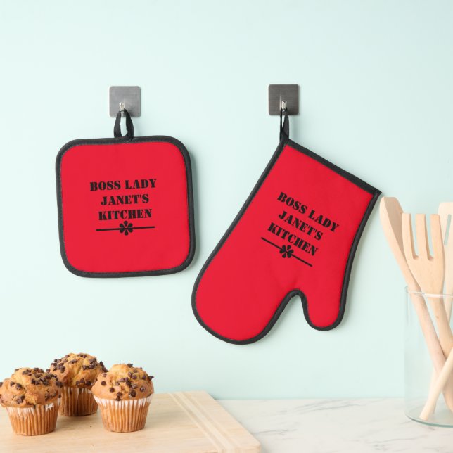 Boss Lady Janet's Kitchen Script Modern Cool Red Oven Mitt & Pot Holder Set (Insitu(Hanging))