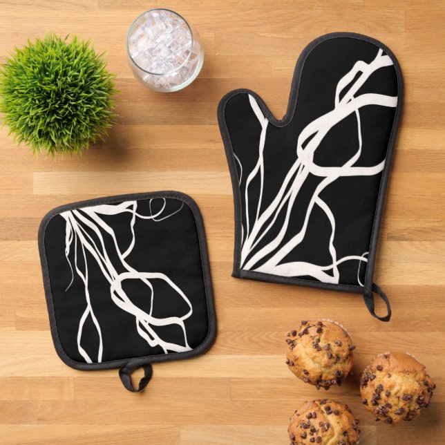 Bouquet Noir: Abstract Black & White Oven Mitt & Pot Holder Set (Top Down)