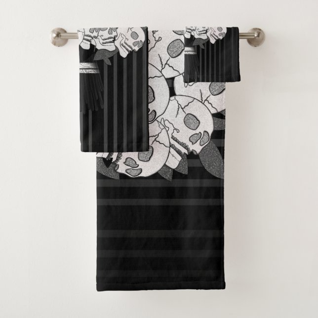 Bouquet of Skull Roses Black & White Bath Towel Set (Insitu)