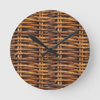 braiding round clock