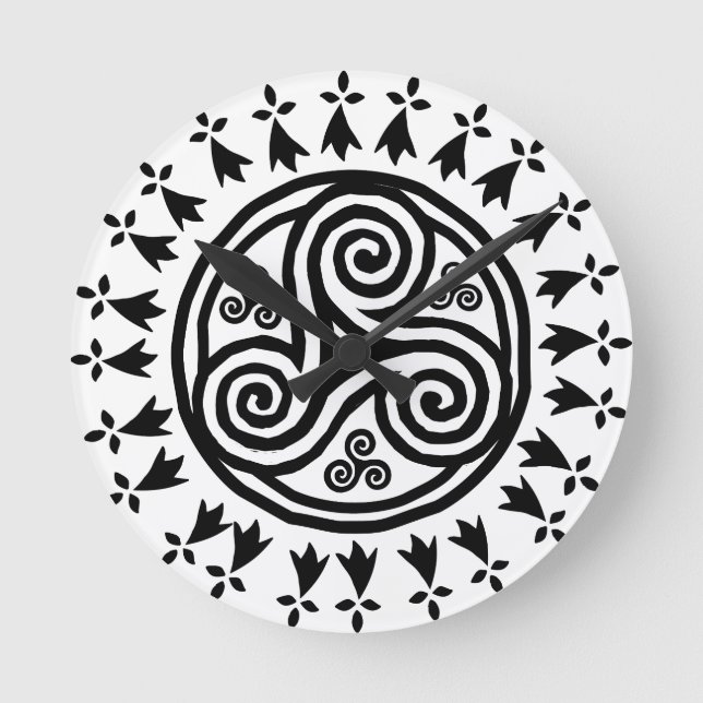 Breton triskel & hermines round clock (Front)