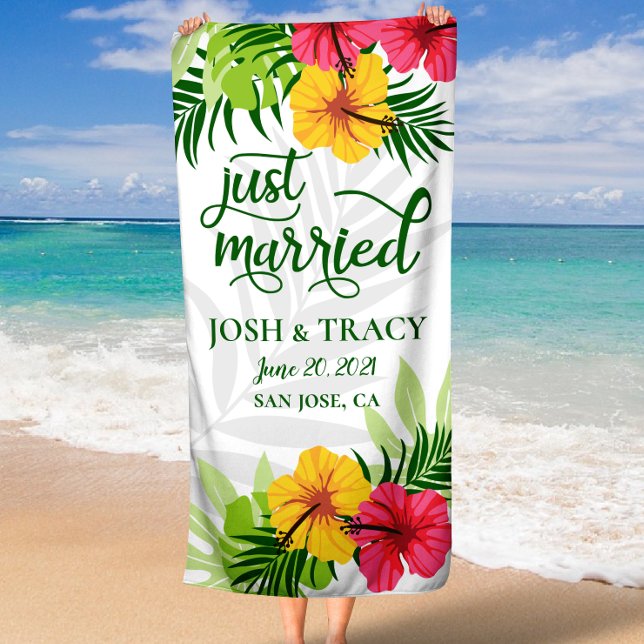 Bridal Shower Gift, Just Married, Mr and Mrs Beach Towel (Bridal Shower Gift, Just Married, Mr and Mrs Beach Towel)