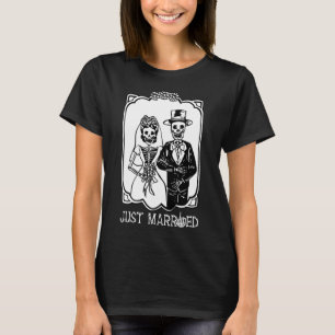 Bride Groom Just Married Skeleton Halloween Couple T-Shirt