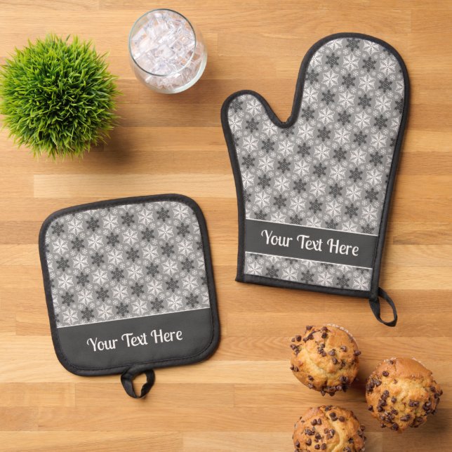Bright Gray and Winter White Snowflake Pattern Oven Mitt & Pot Holder Set (Top Down)