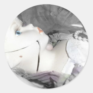 Broken doll classic round sticker