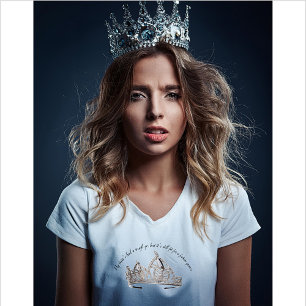 Broken tiara future queen T-Shirt
