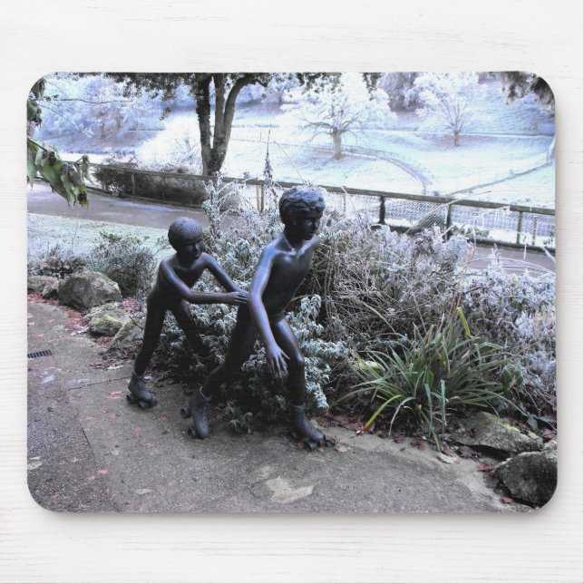 Bronze statue of children skating mouse pad (Front)
