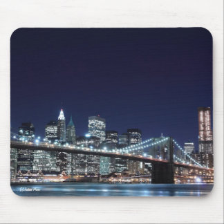 Brooklyn Bridge and Manhattan Skyline At Night Mouse Pad