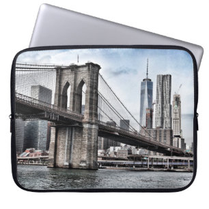 BROOKLYN BRIDGE DURING DAYTIME LAPTOP SLEEVE