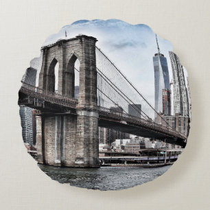 BROOKLYN BRIDGE DURING DAYTIME ROUND CUSHION