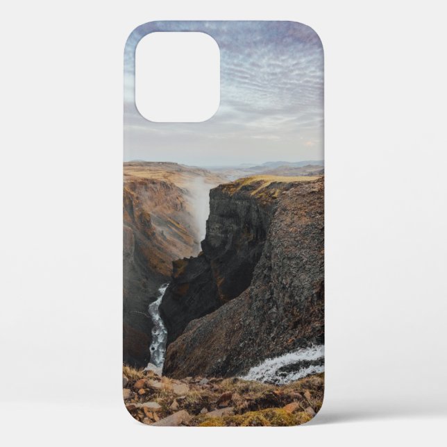 BROWN AND GRAY ROCKY MOUNTAIN UNDER GRAY CLOUDS Case-Mate iPhone CASE (Back)