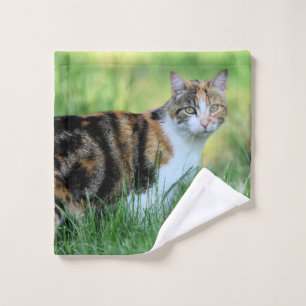 Brown and white cat bath towel set