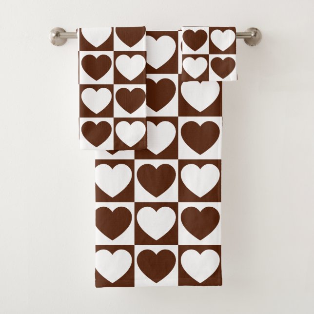 Brown and White Chequered Pattern With Hearts Bath Towel Set (Insitu)