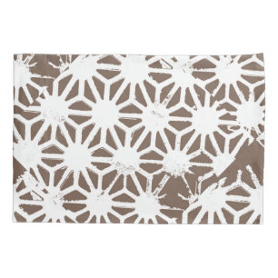 Brown and white geometric pattern pillowcase