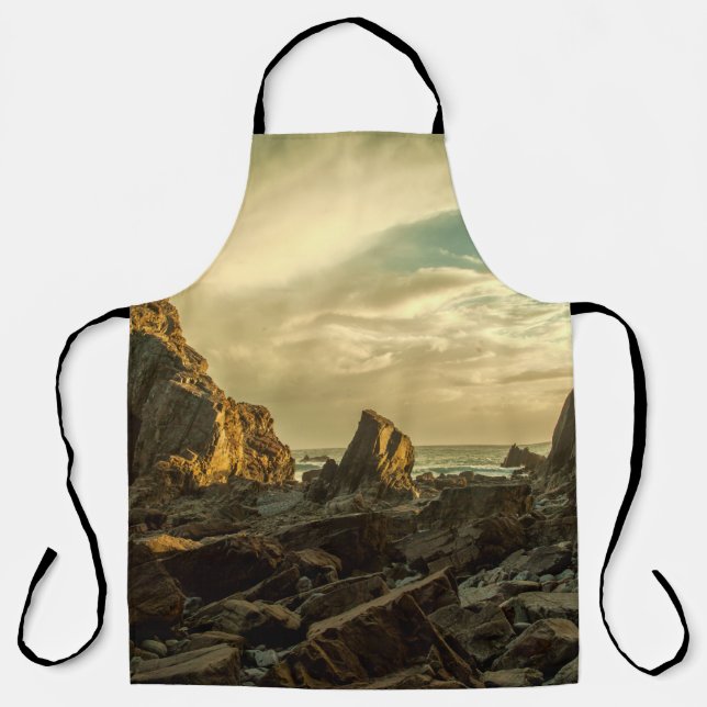 BROWN ROCK FORMATION APRON (Front)