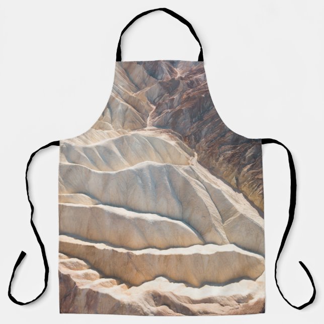 Brown rock formation apron (Front)