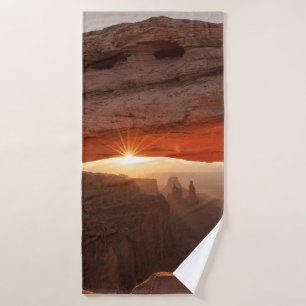BROWN ROCK FORMATION DURING DAYTIME BATH TOWEL