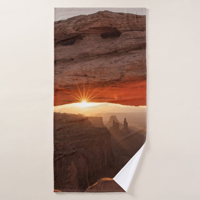 BROWN ROCK FORMATION DURING DAYTIME BATH TOWEL (Bath Towel)