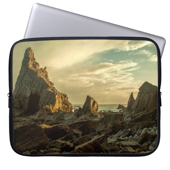 BROWN ROCK FORMATION LAPTOP SLEEVE (Front)