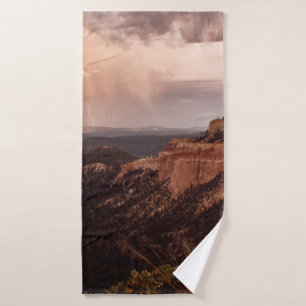BROWN ROCKY MOUNTAIN UNDER CLOUDY SKY DURING DAYTI BATH TOWEL