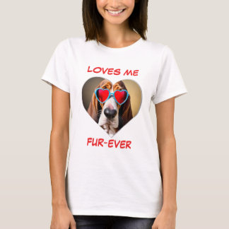 Brown White Basset Hound Heart-Shaped Sunglasses T-Shirt