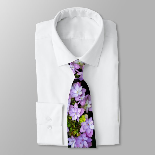 Buch of Many Petaled Purple Flowers Tie (Tied)