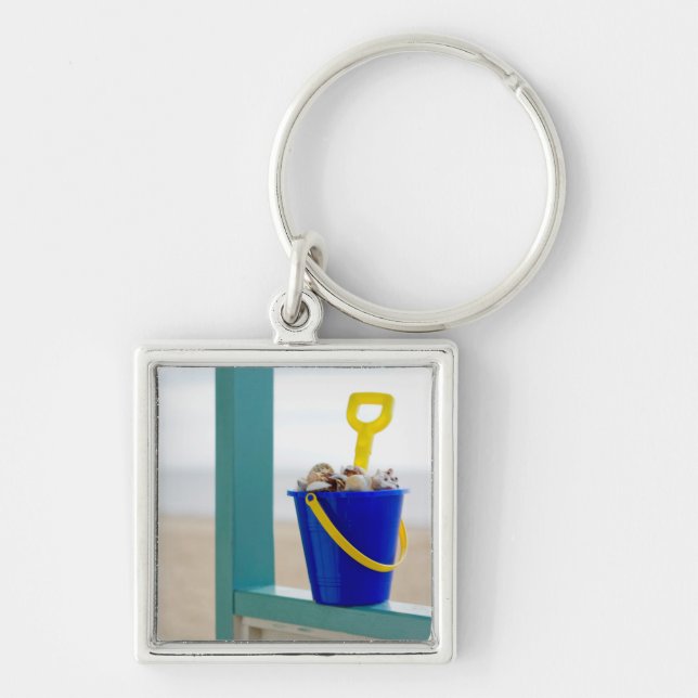 Bucket Filled With Seashells Key Ring (Front)