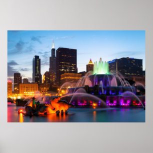 Buckingham Fountain Lit At Night Poster