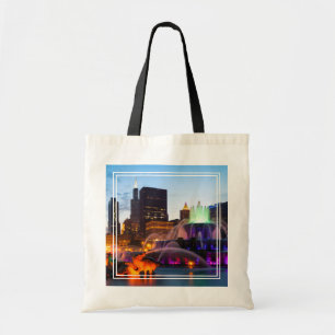 Buckingham Fountain Lit At Night Tote Bag