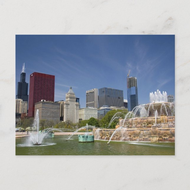 Buckingham Fountain located in Grant Park, 2 Postcard (Front)