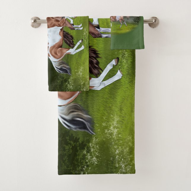 Buckskin Tobiano Paint Horses Print Bath Towel Set (Insitu)