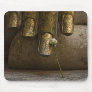 Buddha at Wat Si Chum. Mouse Pad