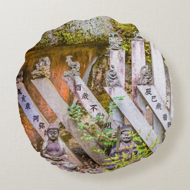 Buddha statues at Senko-ji temple Round Cushion (Back)