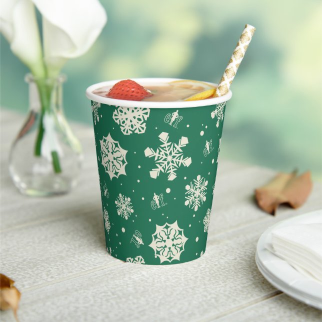 Buddy the Elf Snowflake Pattern Paper Cups (Insitu)