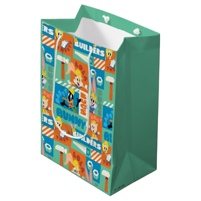 BUGS BUNNY BUILDERS™| Character Grid Pattern Medium Gift Bag (Front Angled)