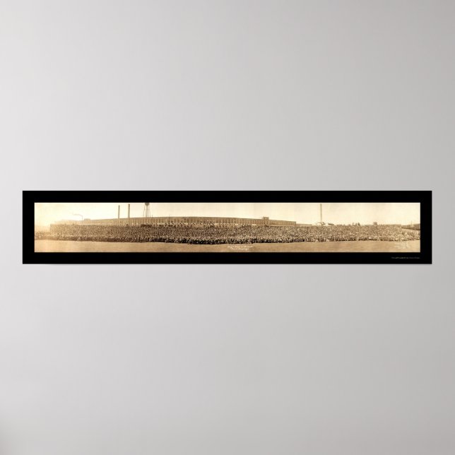 Buick Motor Employees Photo 1913 Poster (Front)